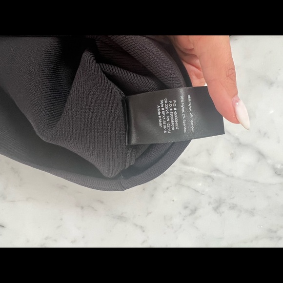 Aritzia Babaton Walter Sweater black XS sleeveless crop - Picture 4 of 4